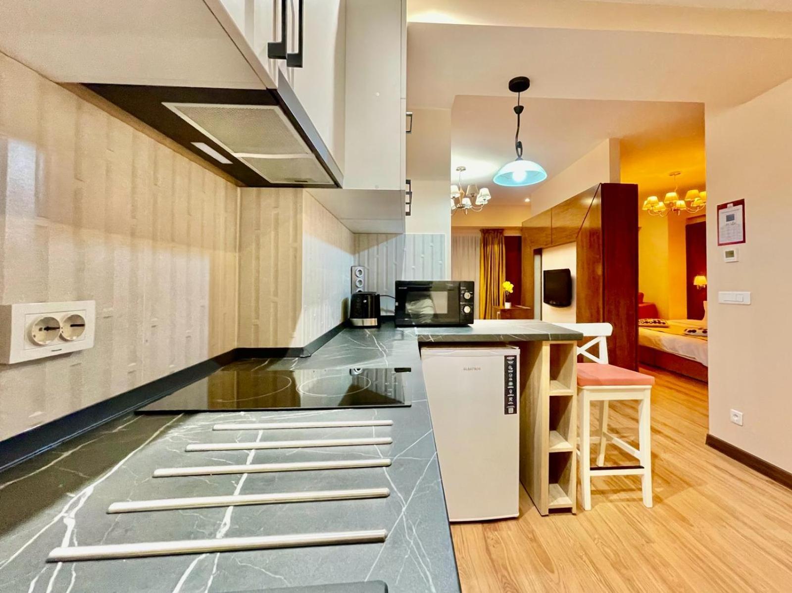 Royal Studio Apartment With A Perfect View - Yamaluxe 布加勒斯特 外观 照片