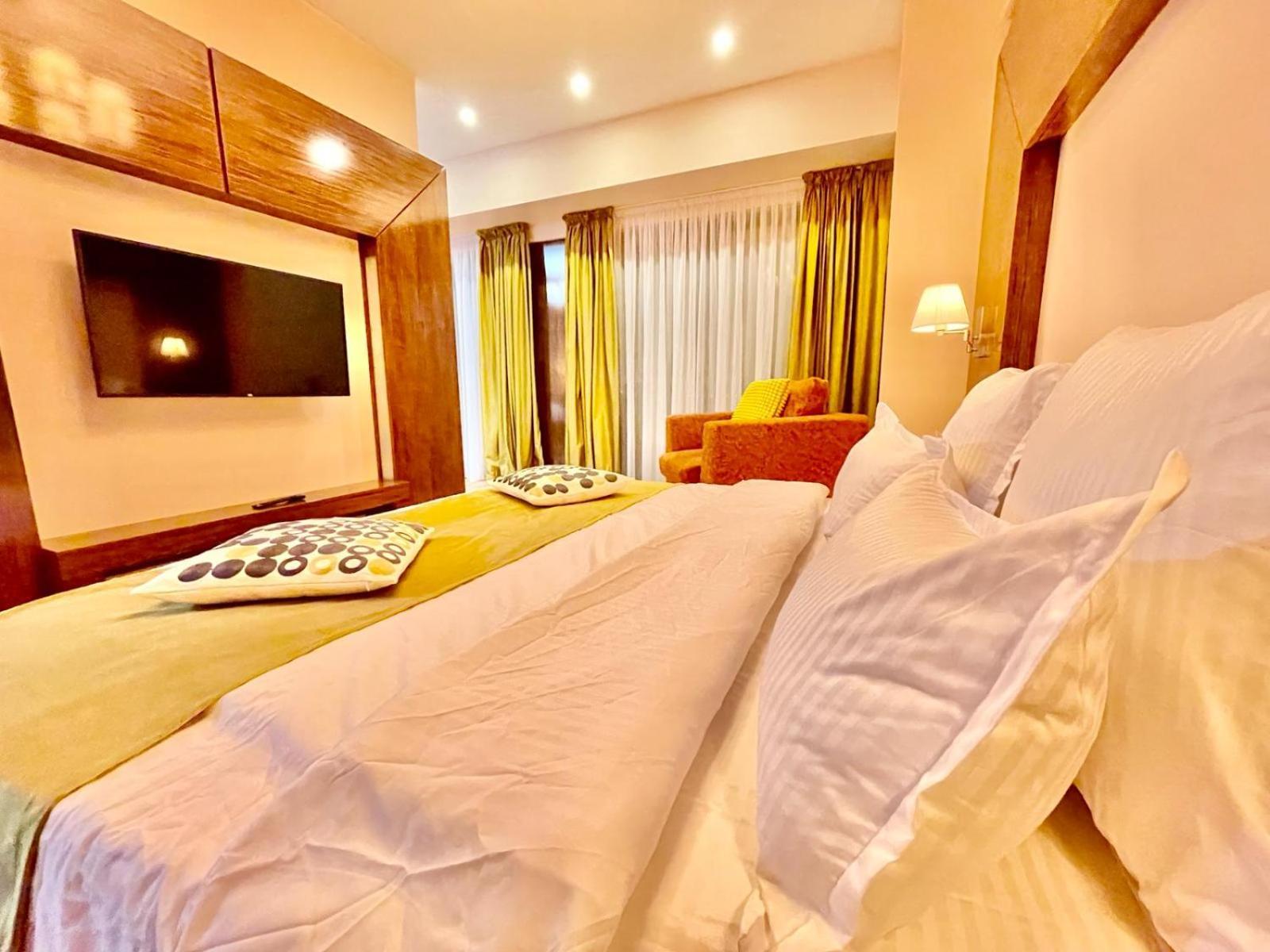 Royal Studio Apartment With A Perfect View - Yamaluxe 布加勒斯特 外观 照片