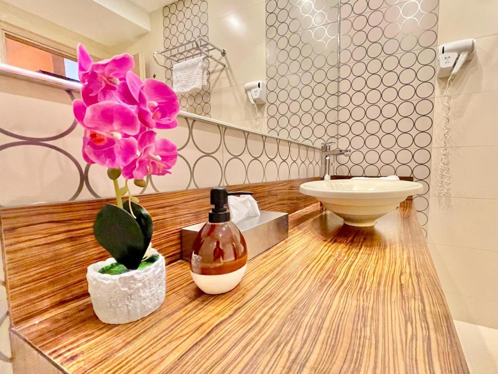 Royal Studio Apartment With A Perfect View - Yamaluxe 布加勒斯特 外观 照片