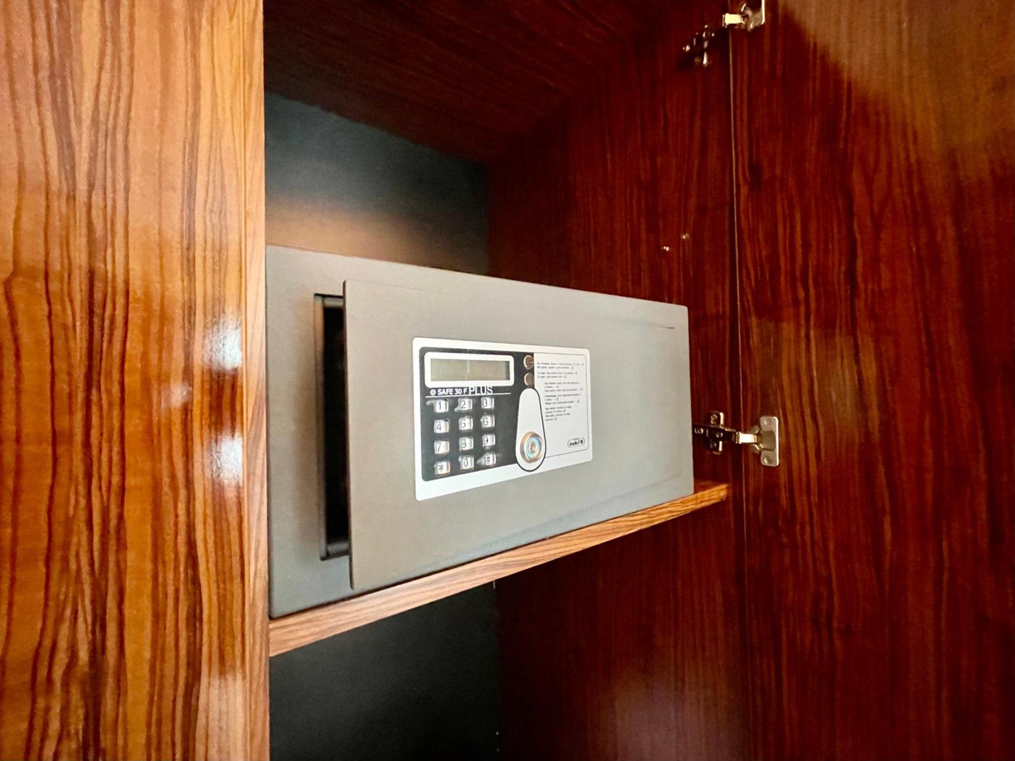 Royal Studio Apartment With A Perfect View - Yamaluxe 布加勒斯特 外观 照片