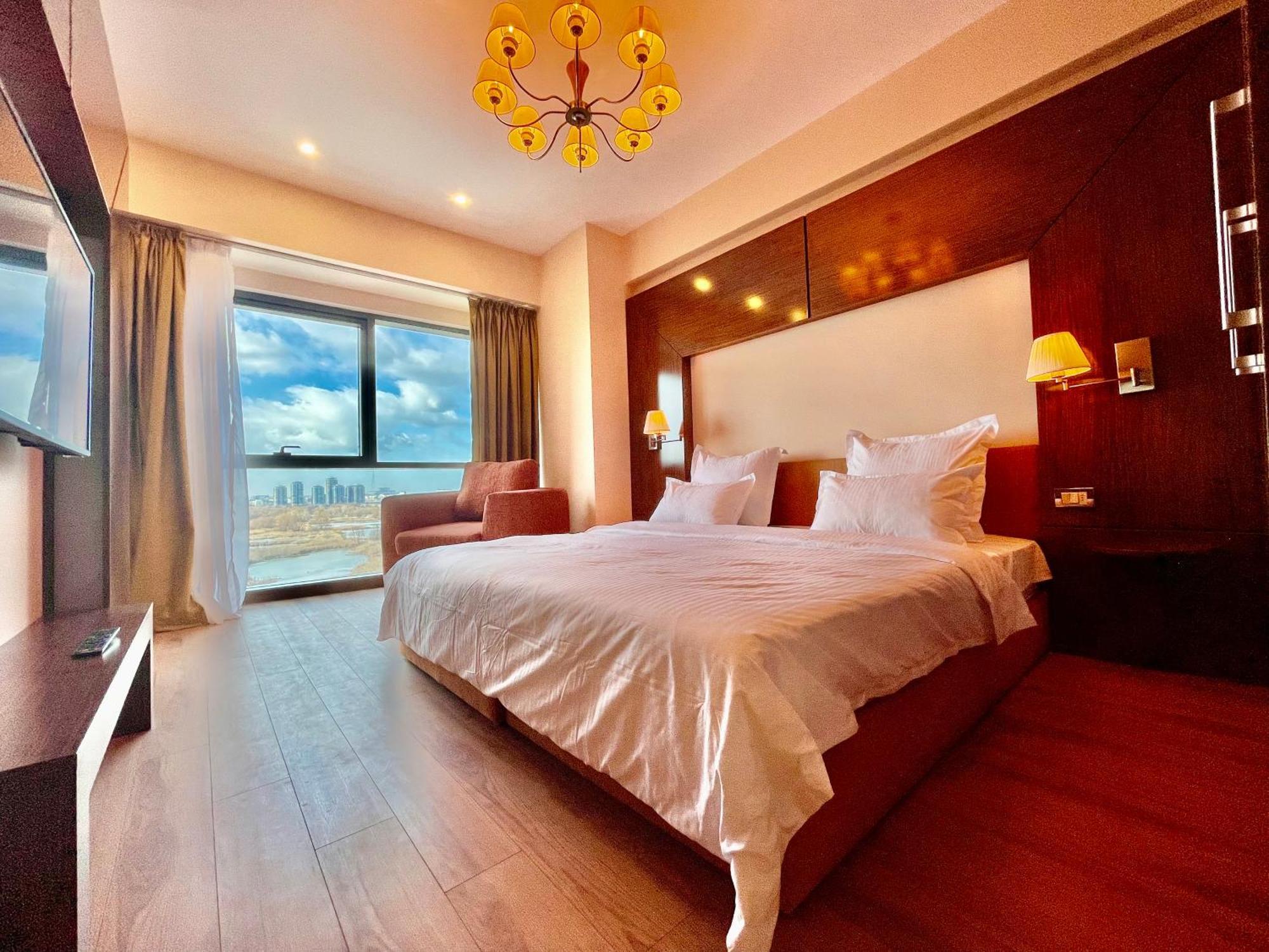 Royal Studio Apartment With A Perfect View - Yamaluxe 布加勒斯特 外观 照片